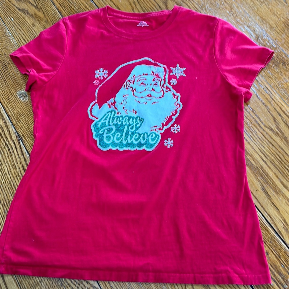 Santa Clause short sleeve tee.  Size 12/14 juniors.